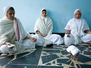 Jains meditating